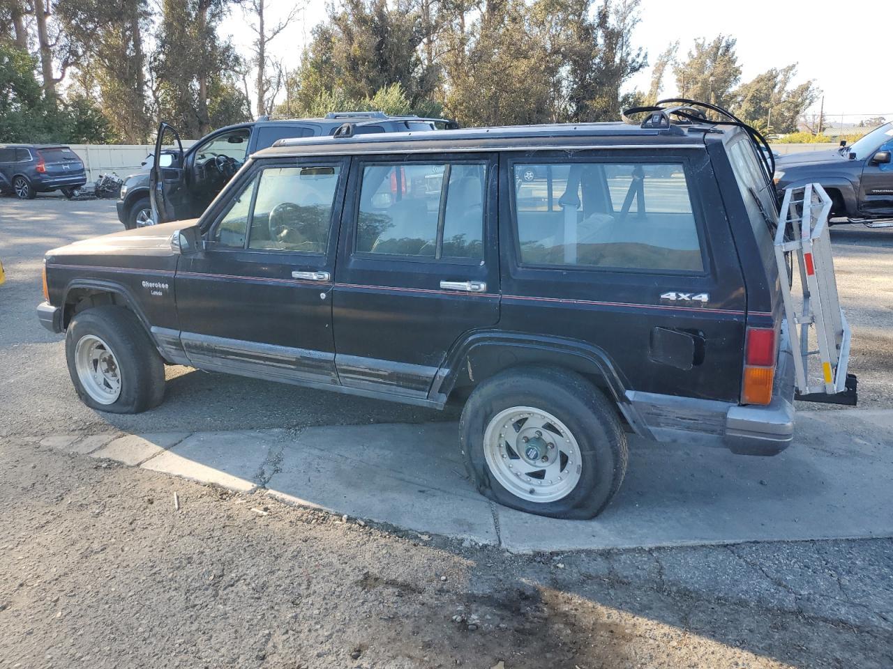 1991 Jeep Cherokee Laredo - Фото 2