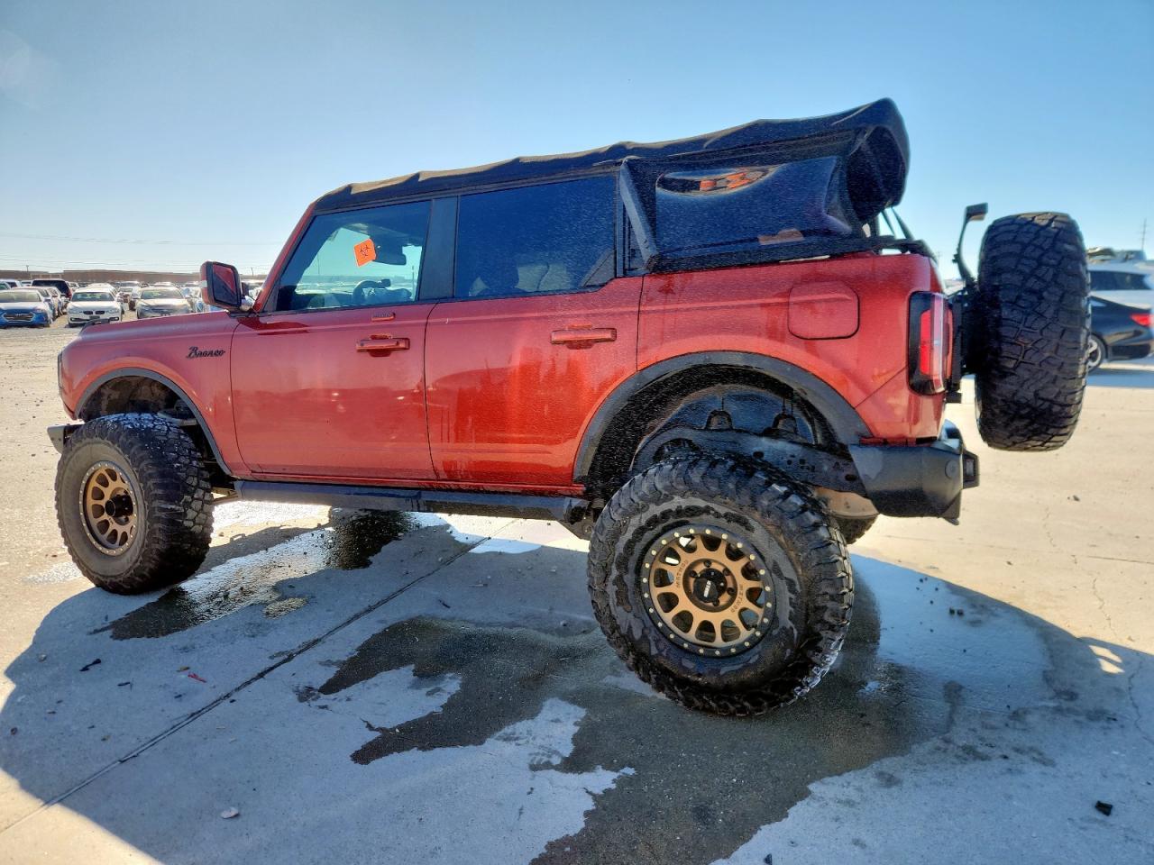 2022 Ford Bronco Base - Image 2
