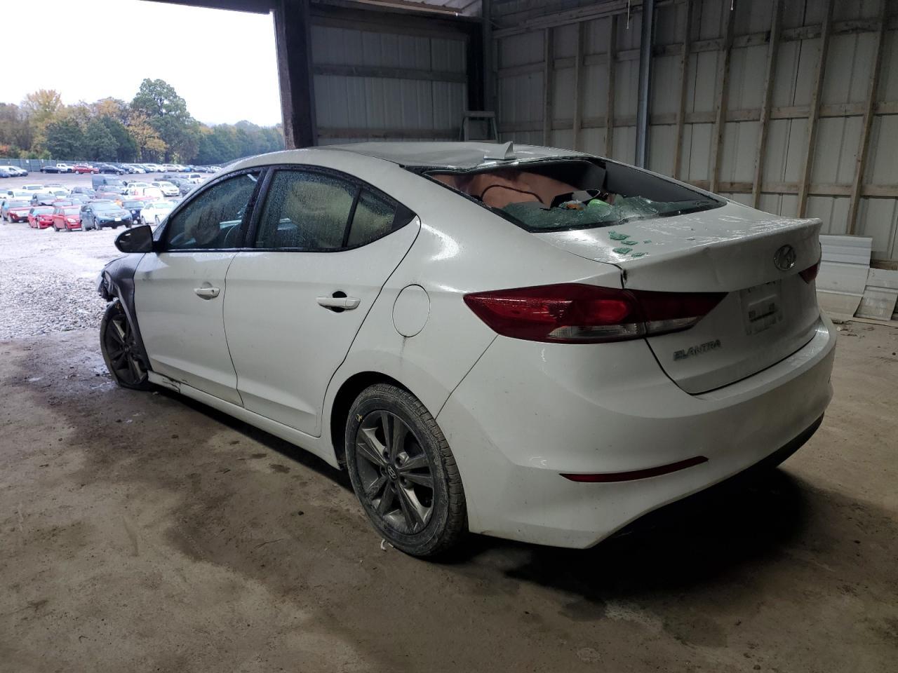 2017 Hyundai Elantra Se - Image 2