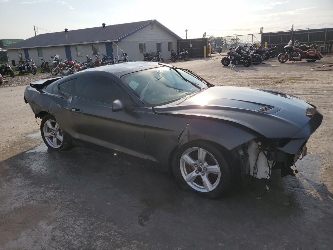 2019 Ford Mustang - Image 4