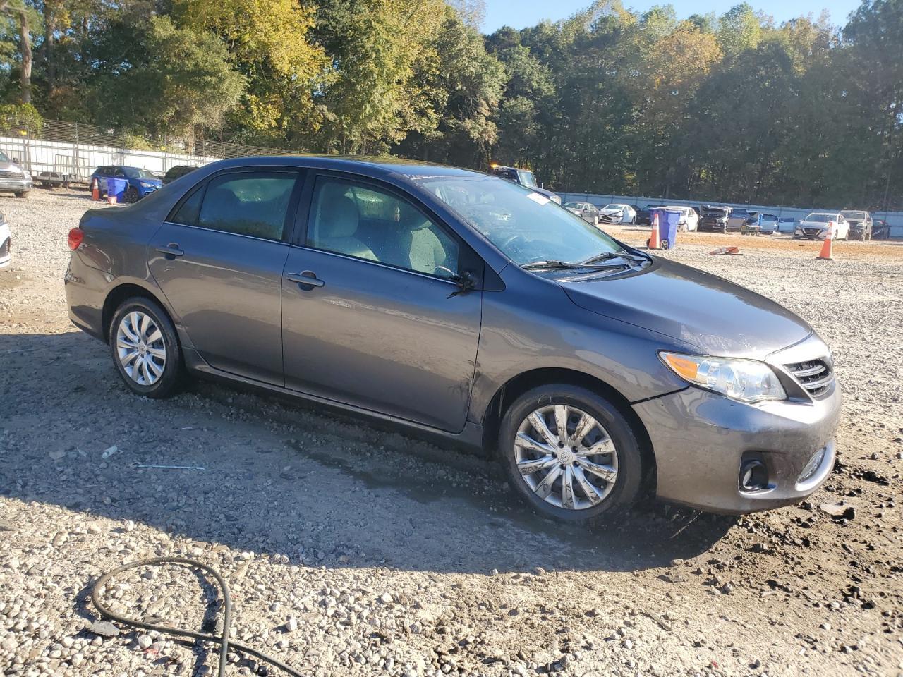 2013 Toyota Corolla Le - Image 4