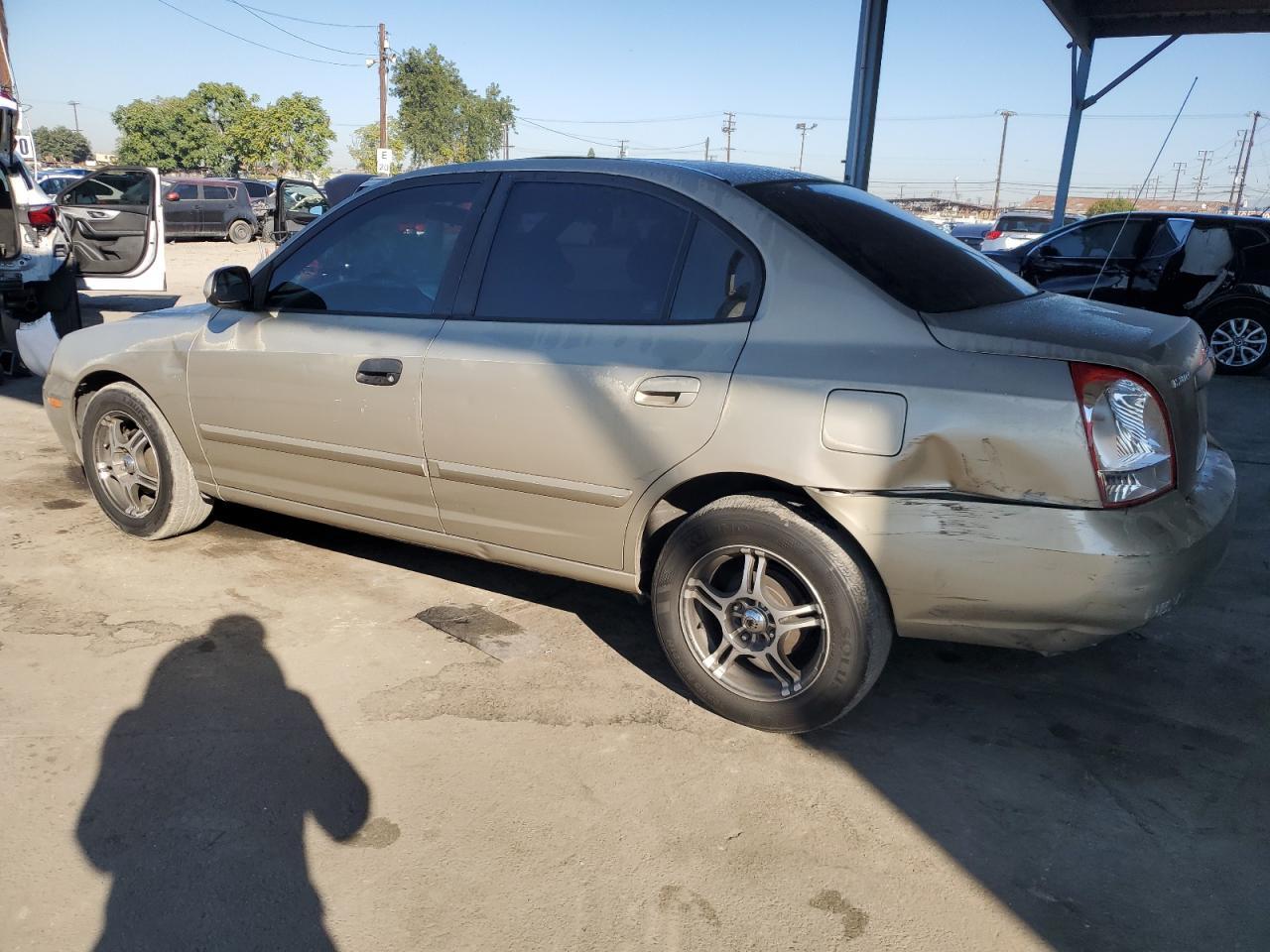 2003 Hyundai Elantra - Image 2