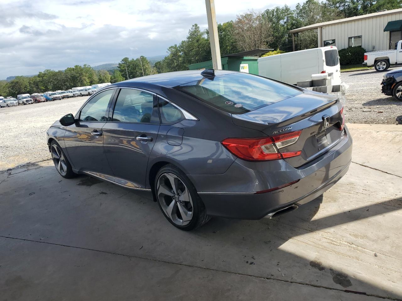 2019 Honda Accord Touring - Фото 2