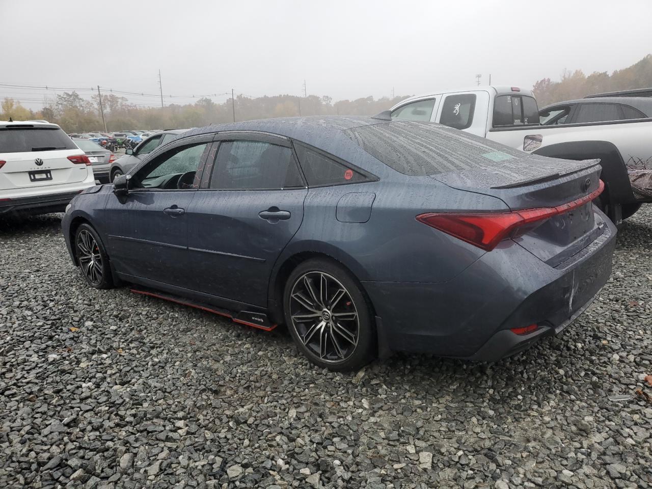 2019 Toyota Avalon Xle - Image 2