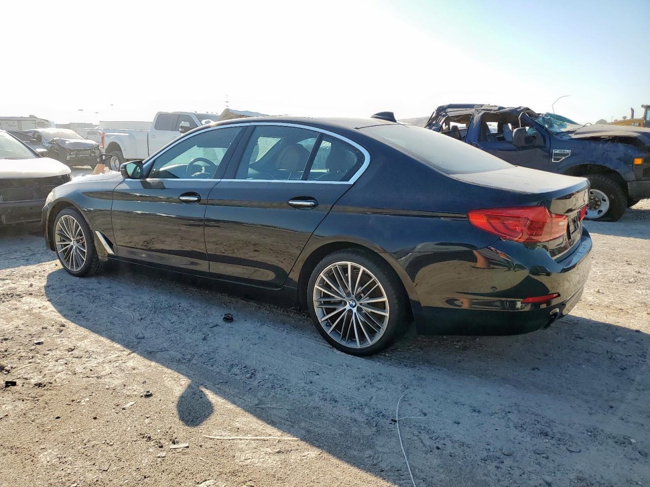 2017 BMW 530 I - Фото 2