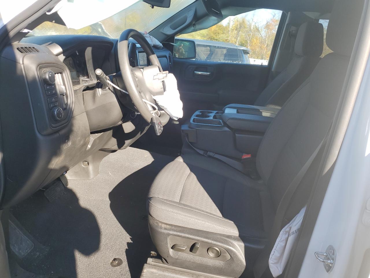 2022 Chevrolet Silverado K1500 Custom - Фото 7