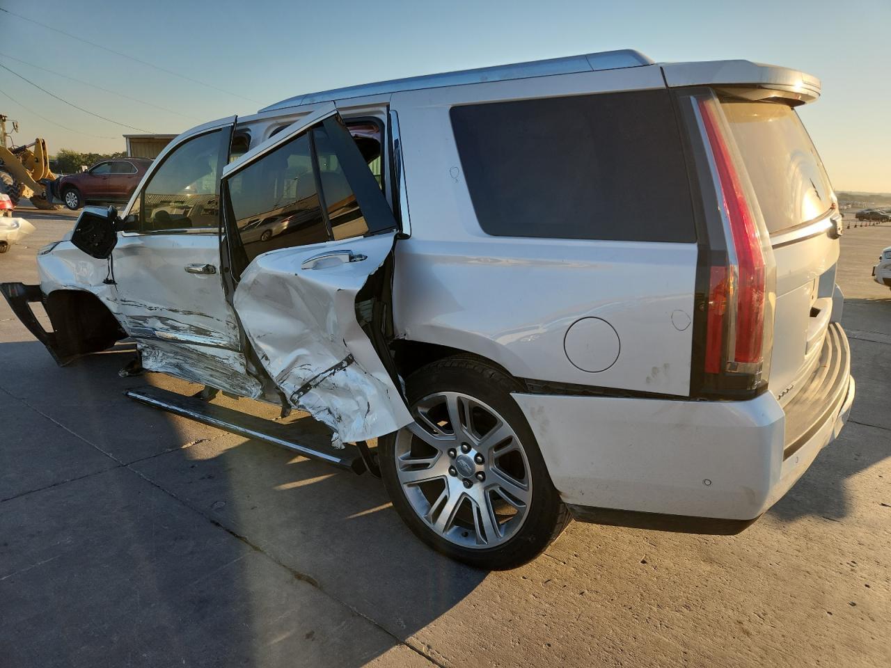 2019 Cadillac Escalade Premium Luxury - Фото 2