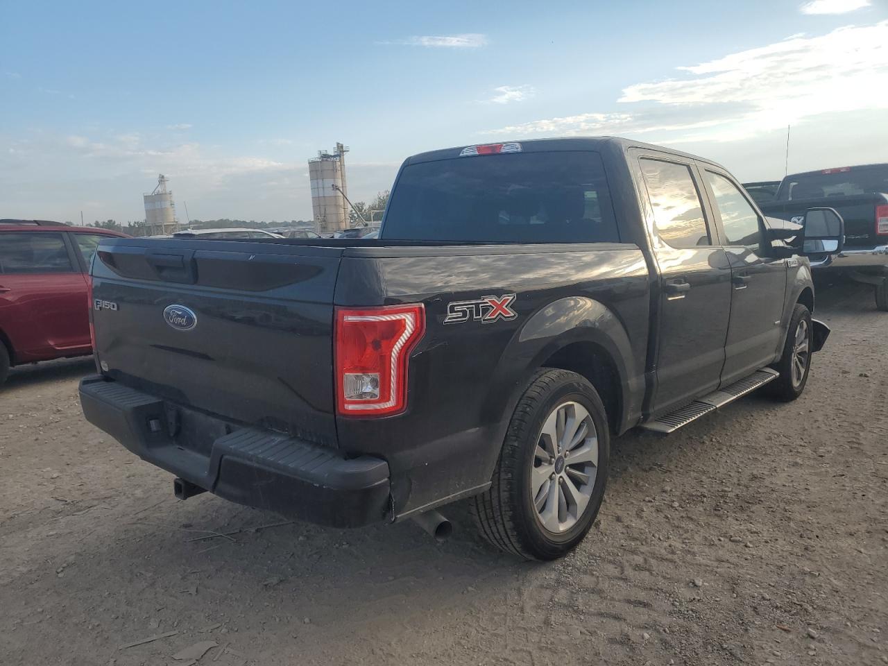 2017 Ford F150 Supercrew - Фото 3