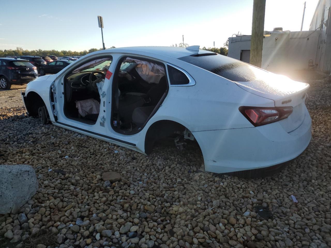 2021 Chevrolet Malibu Lt - Фото 2