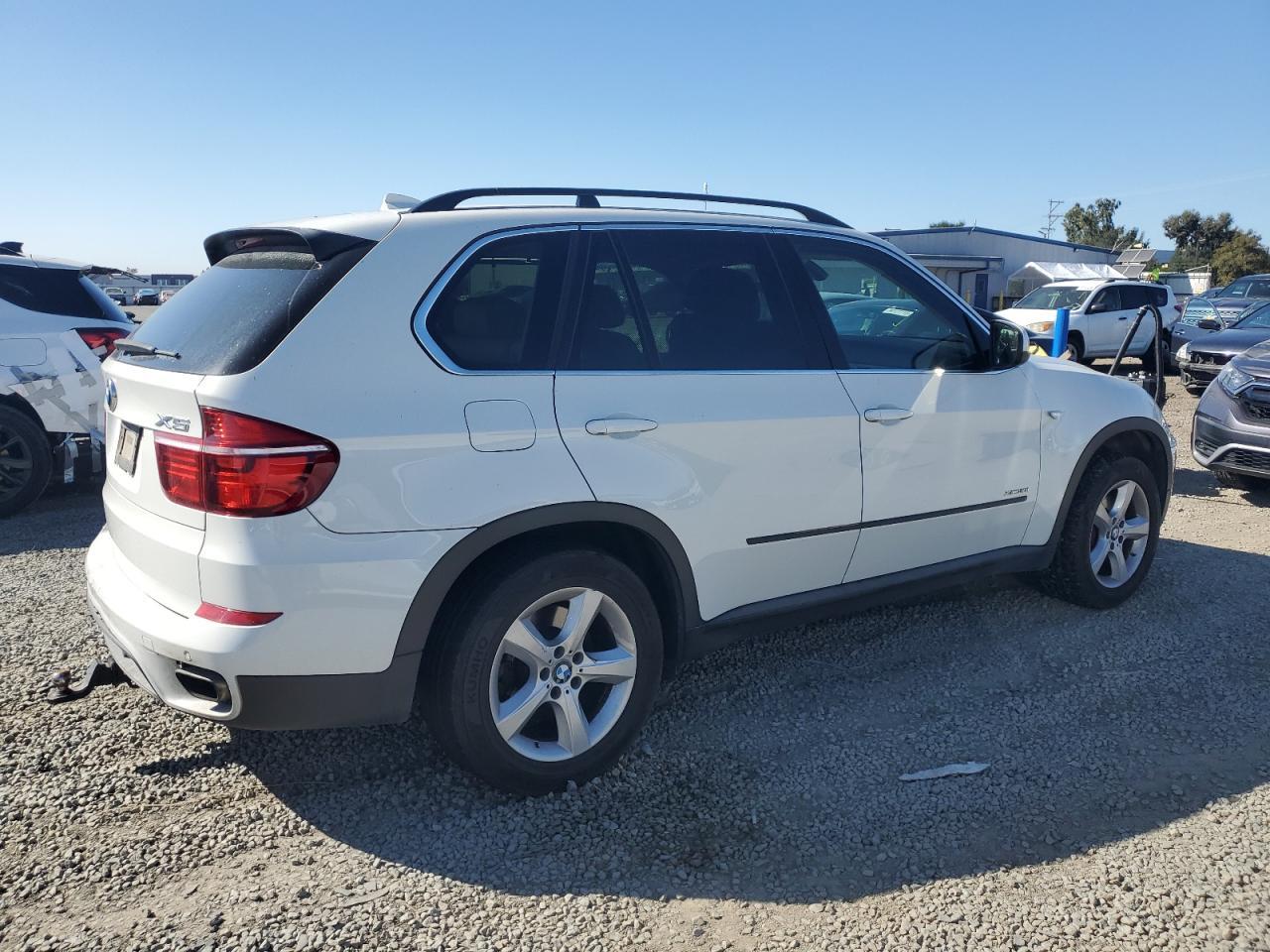 2011 BMW X5 xDrive50I - Фото 3