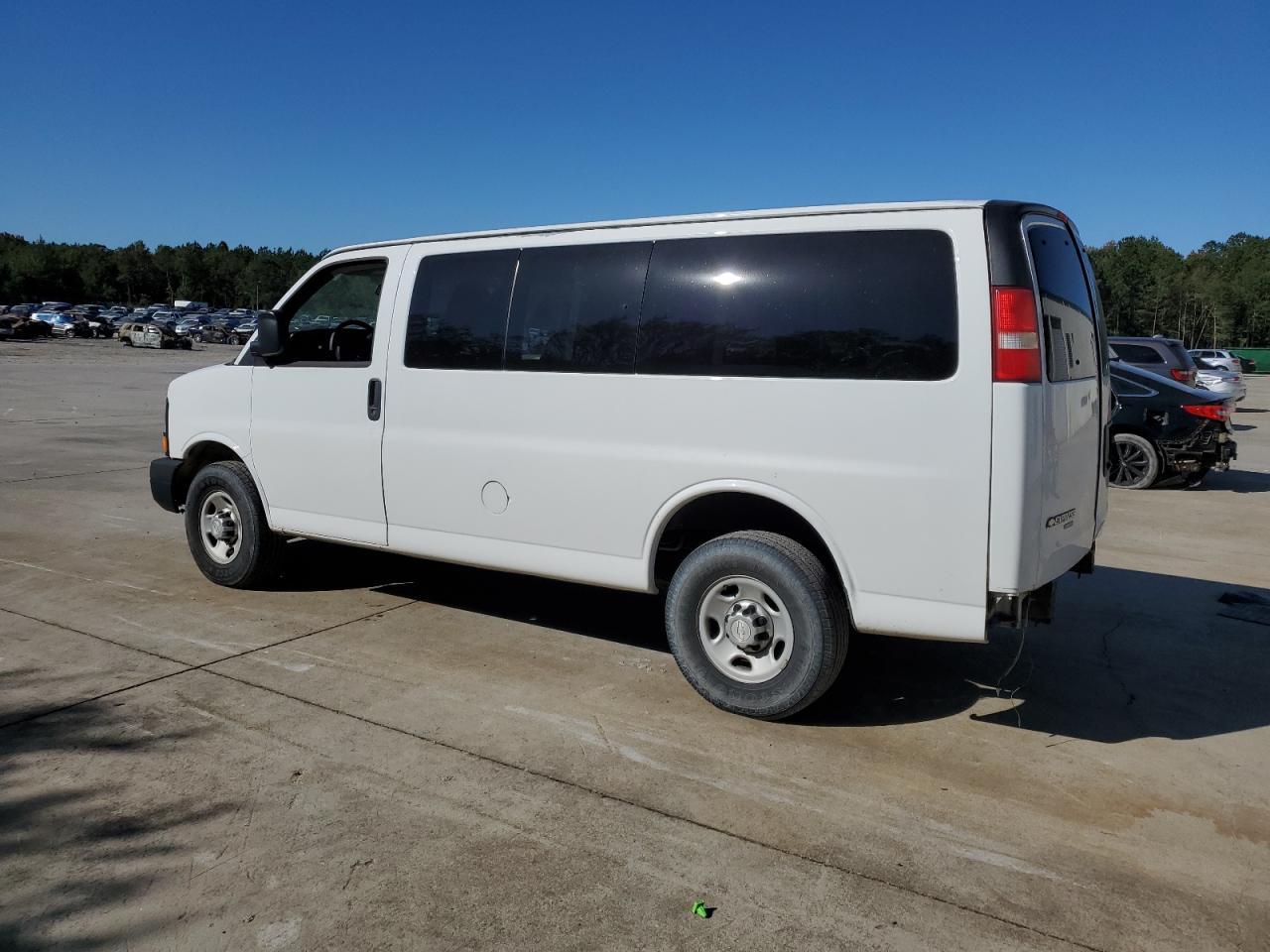 2015 Chevrolet Express G2500 Ls - Фото 2