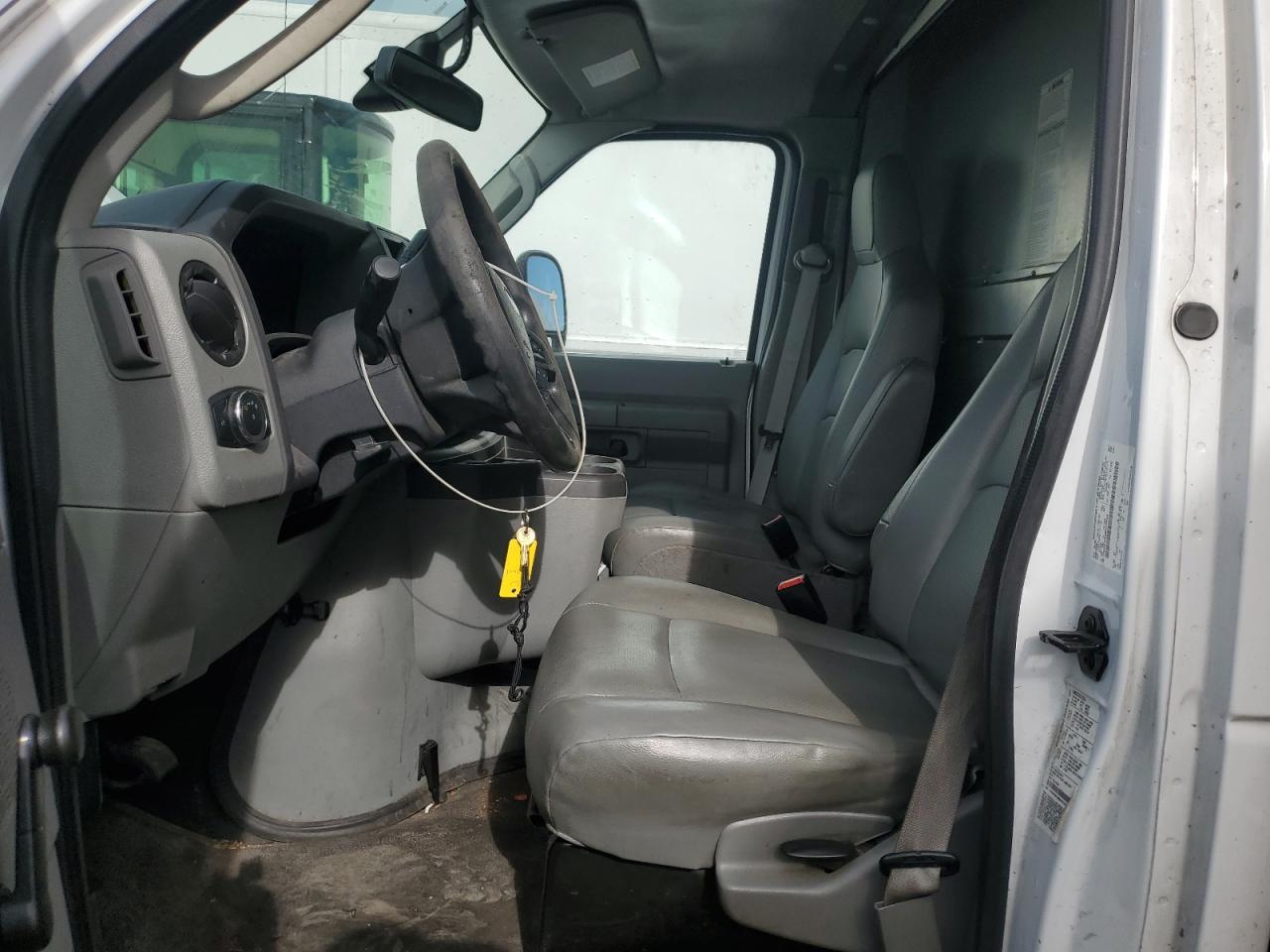 2021 Ford Econoline E350 Super Duty Cutaway Van - Image 7