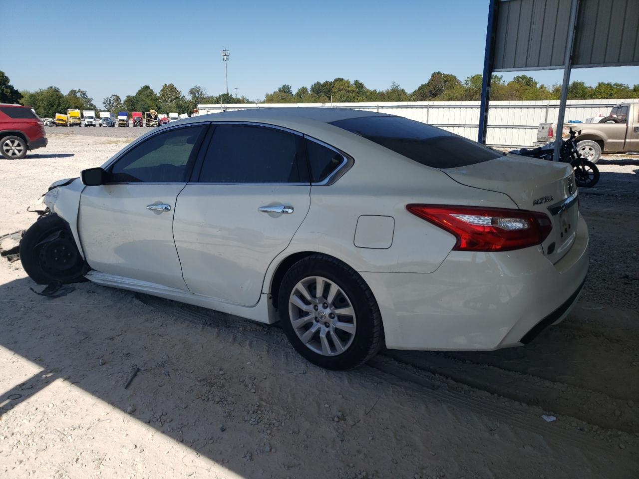 2016 Nissan Altima 2.5 - Фото 2