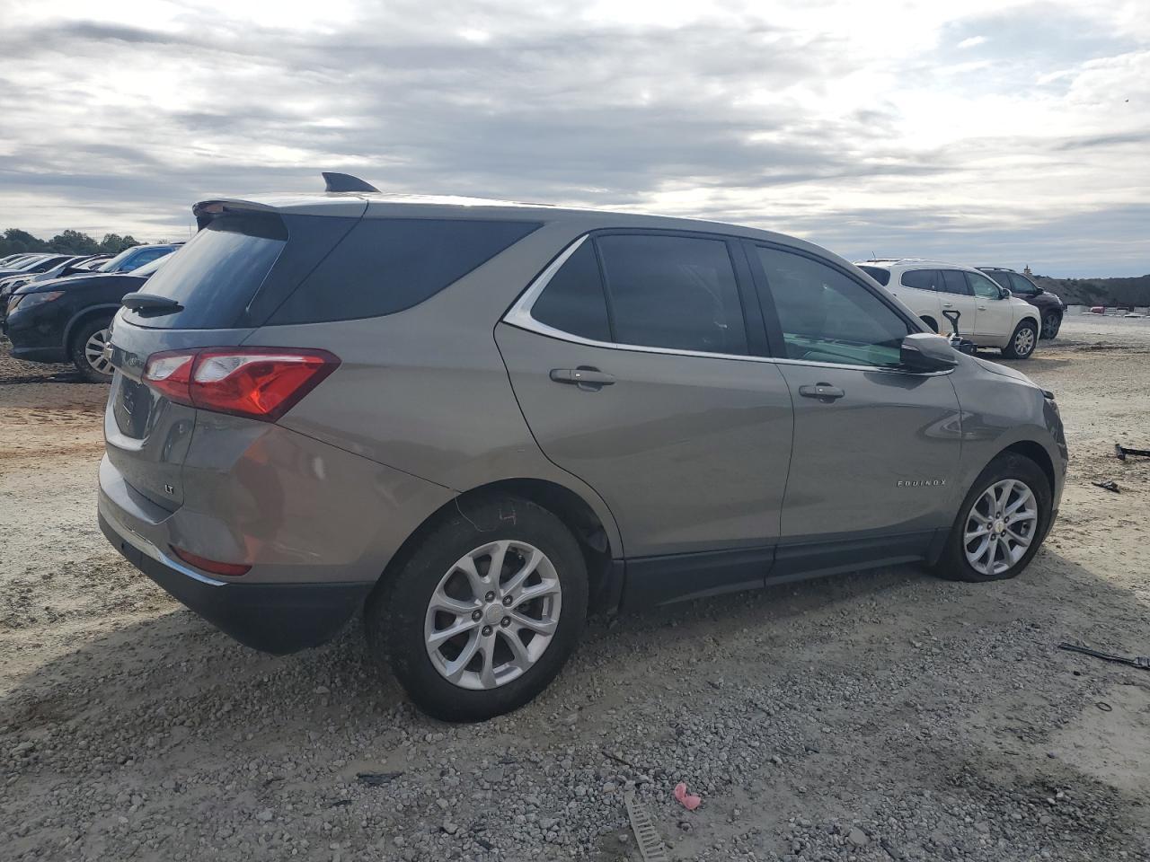2018 Chevrolet Equinox Lt - Image 3