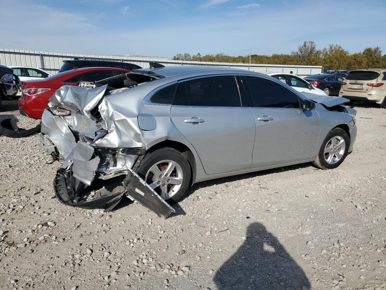 2021 Chevrolet Malibu Ls - Фото 3