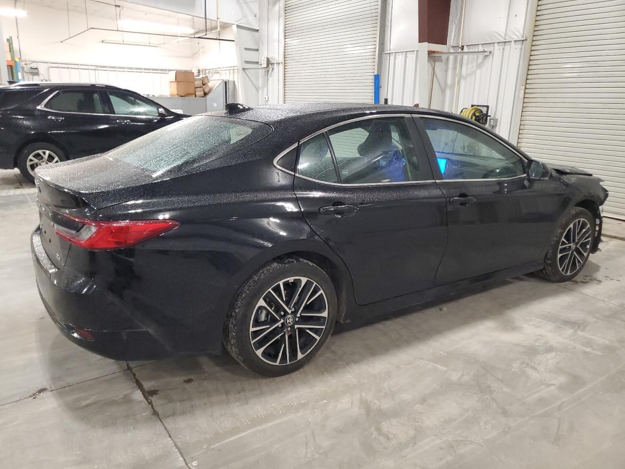 2025 Toyota Camry Xse - Image 3