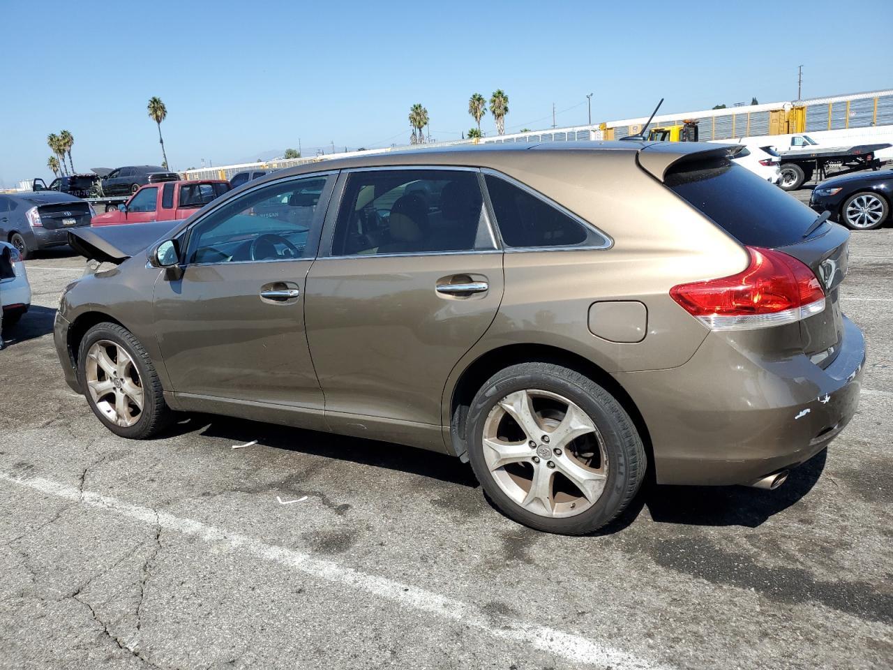 2009 Toyota Venza - Image 2