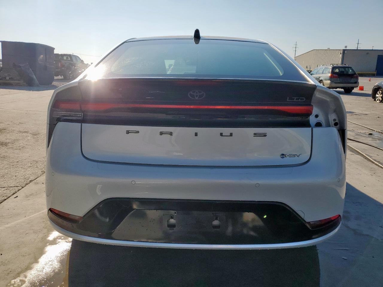 2024 Toyota Prius Limited - Фото 6