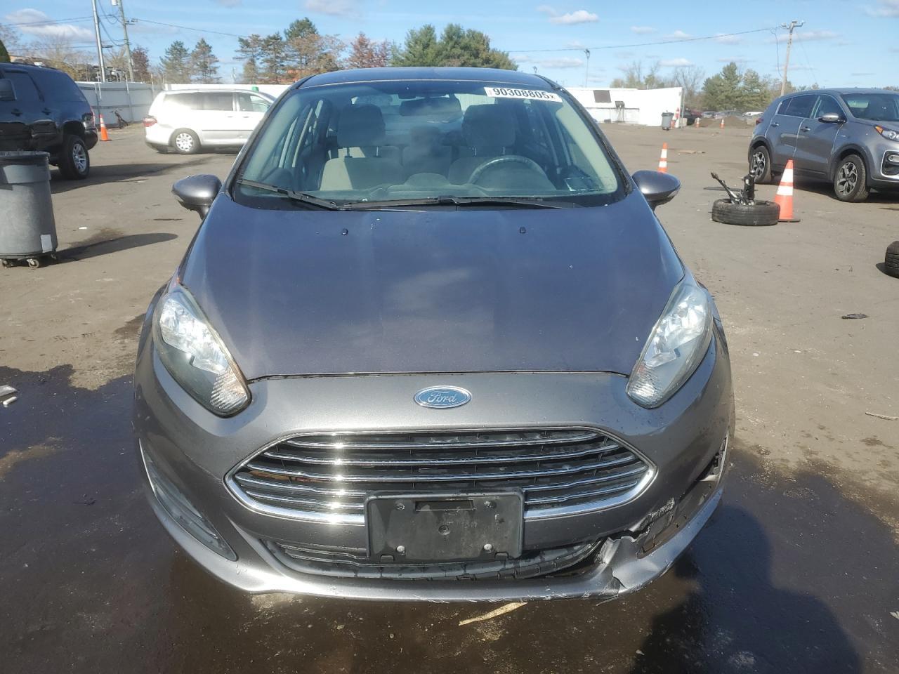 2014 Ford Fiesta Se - Image 5