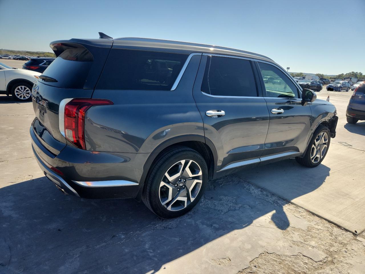 2024 Hyundai Palisade Limited - Image 3