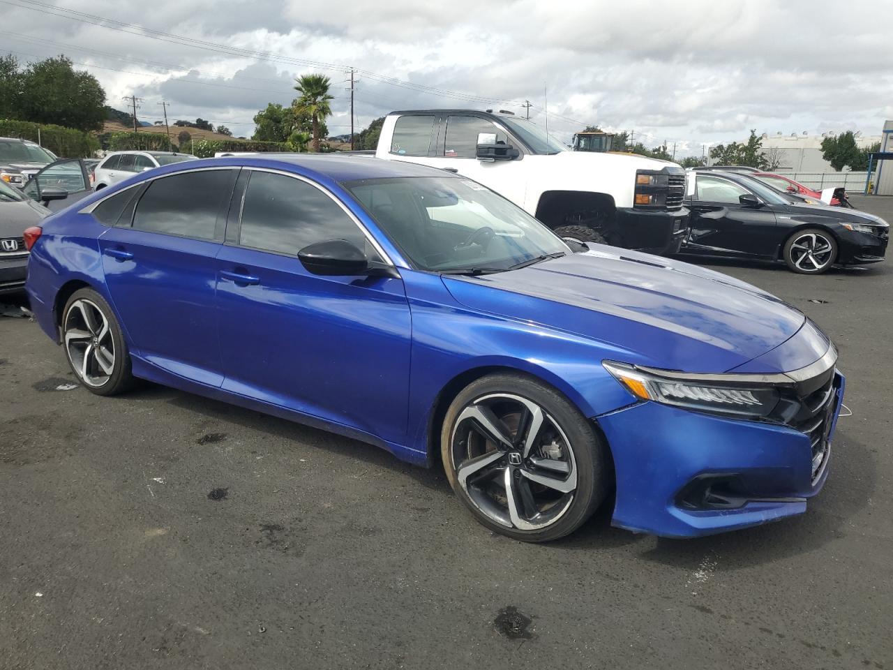 2022 Honda Accord Sport - Image 4
