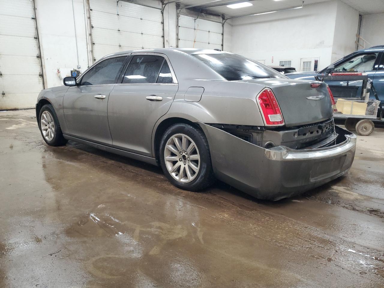 2011 Chrysler 300 Limited - Фото 2