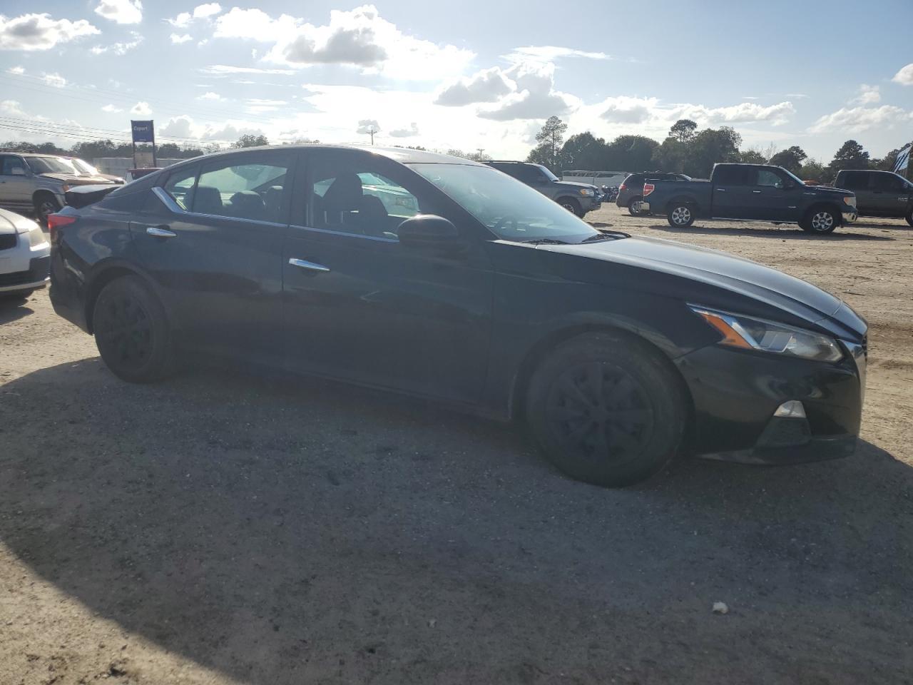2020 Nissan Altima S - Фото 4