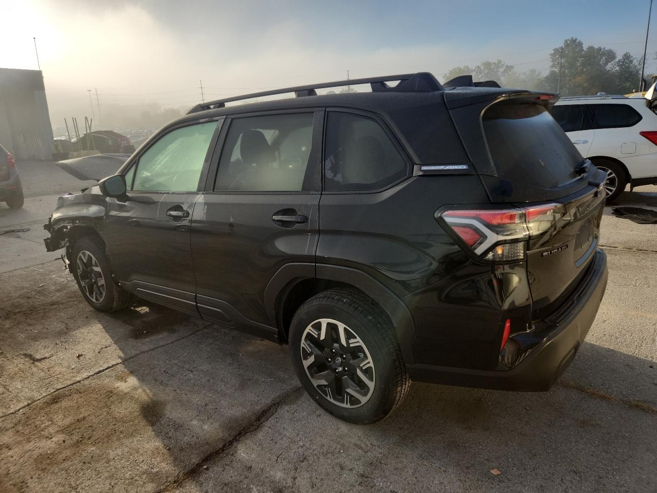 2025 Subaru Forester Premium - Фото 2