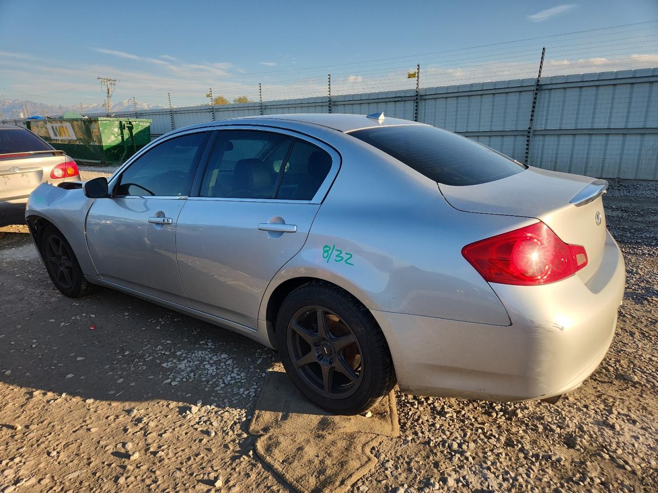 2015 Infiniti Q40 - Image 2