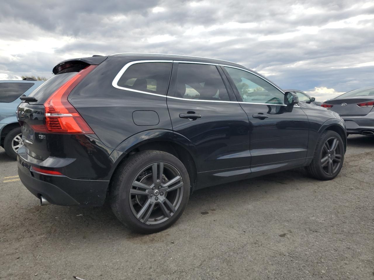 2021 Volvo Xc60 T5 Momentum - Фото 3