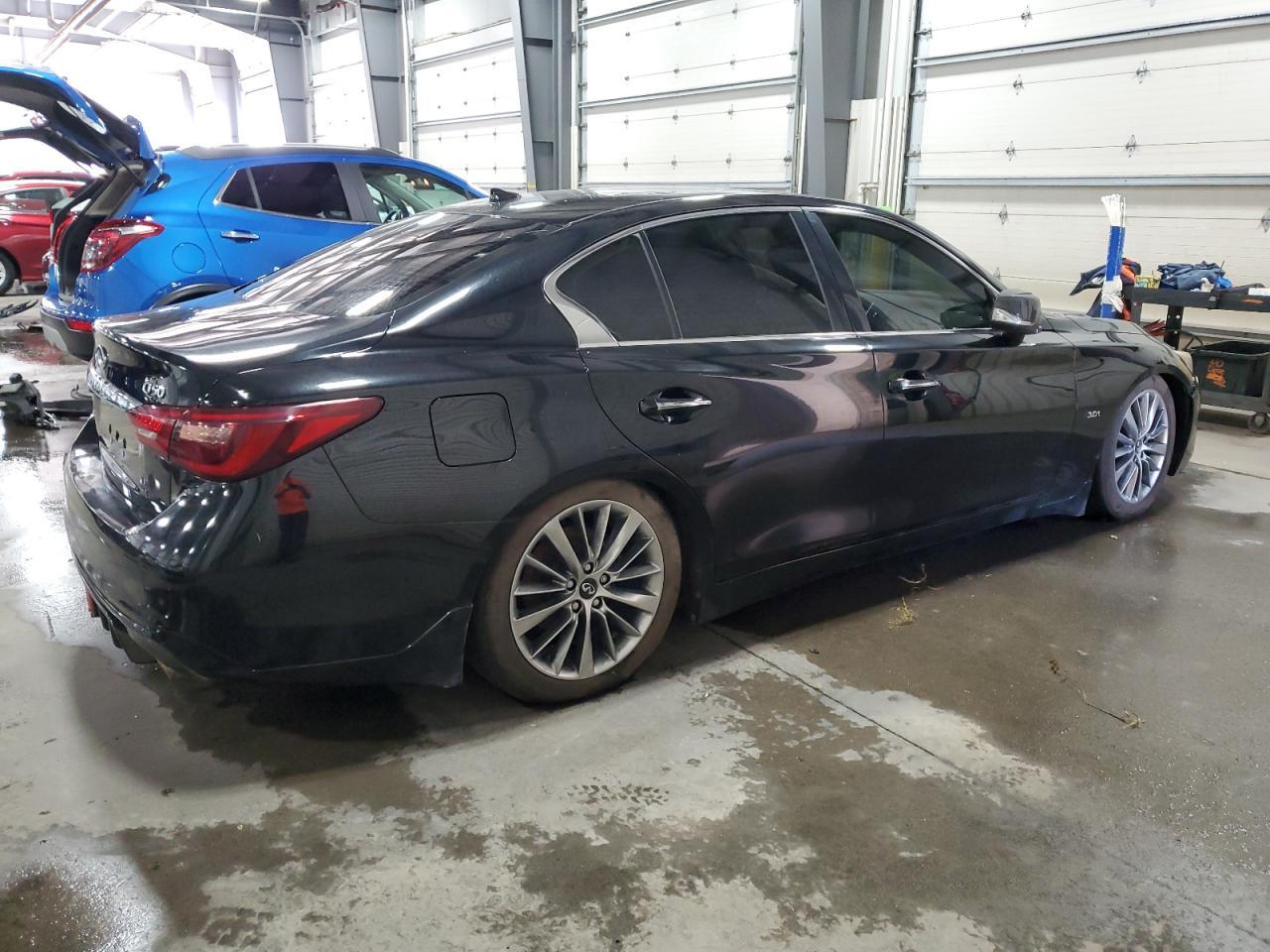 2018 Infiniti Q50 Luxe - Фото 3