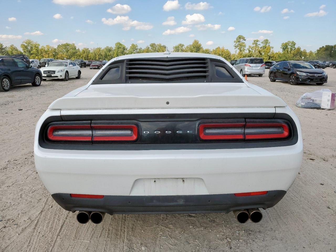 2016 Dodge Challenger R/T - Image 6