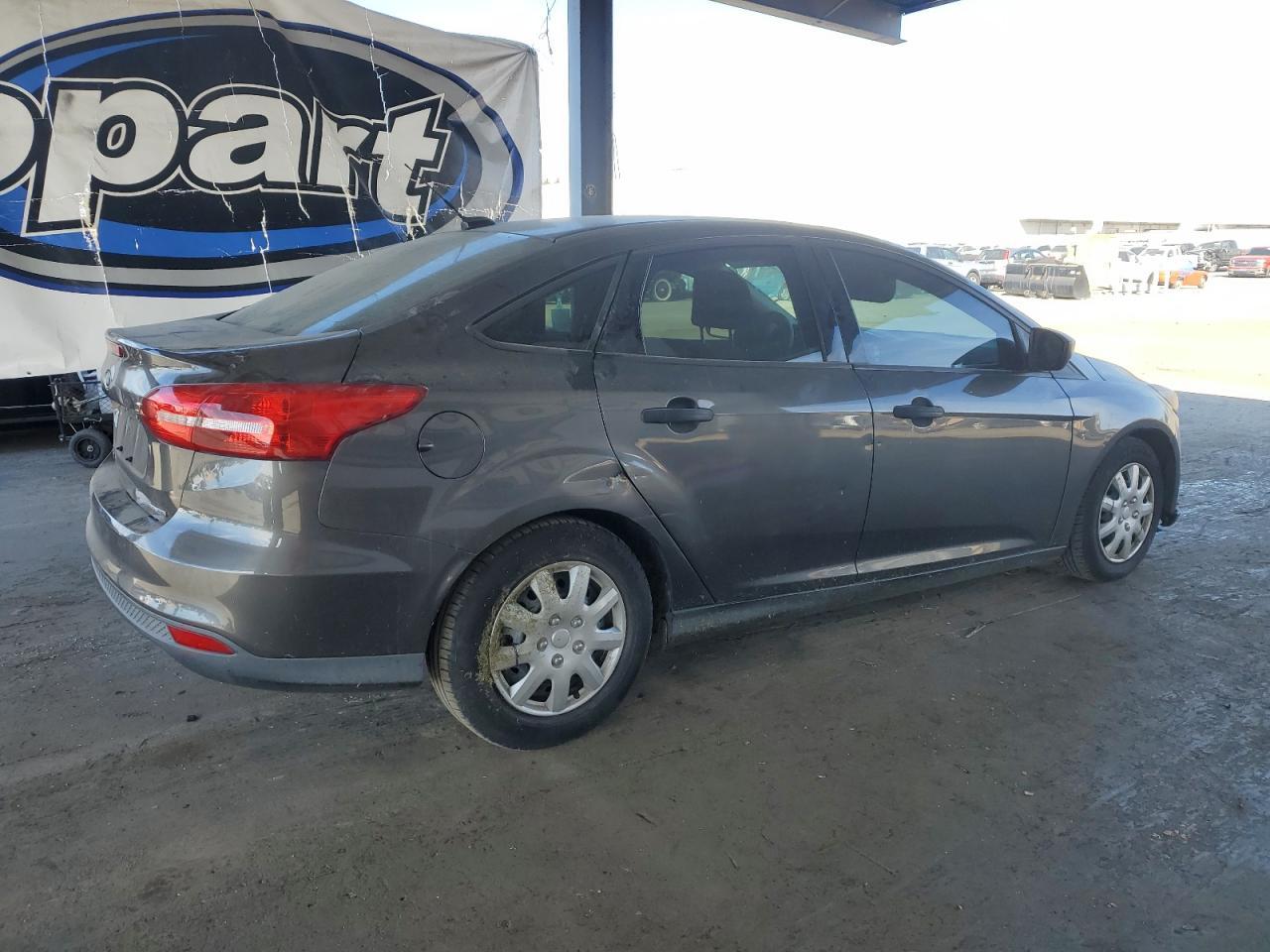 2016 Ford Focus S - Фото 3