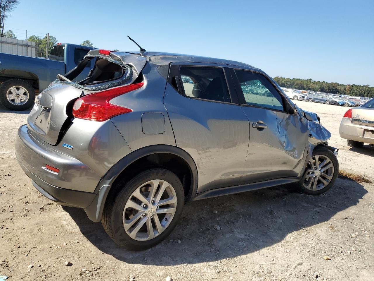2014 Nissan Juke S - Image 3