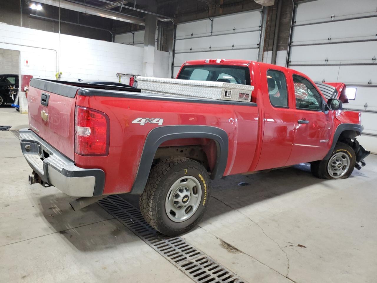 2013 Chevrolet Silverado K2500 Heavy Duty - Фото 3