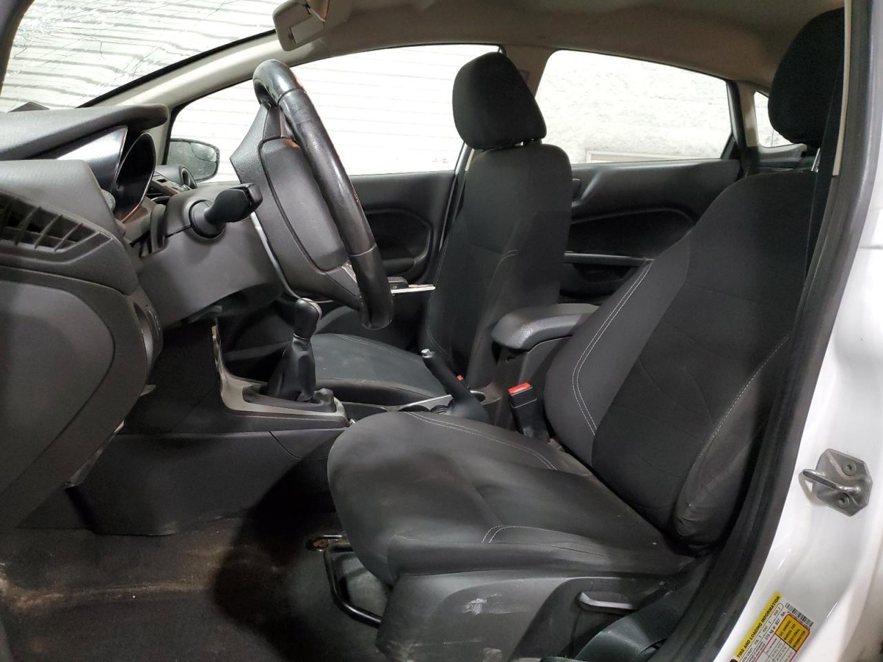 2015 Ford Fiesta Se - Image 7