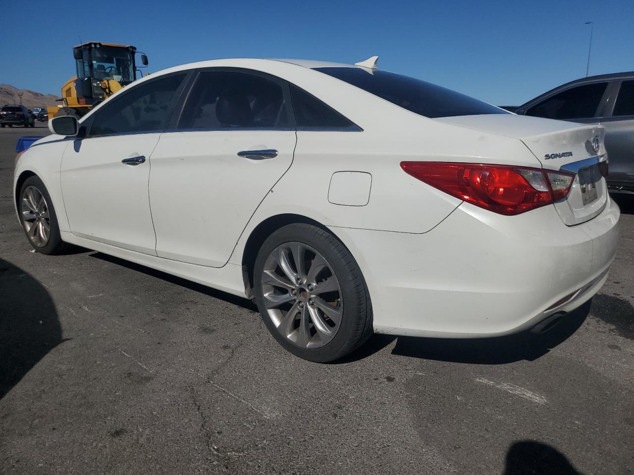 2011 Hyundai Sonata Se - Image 2
