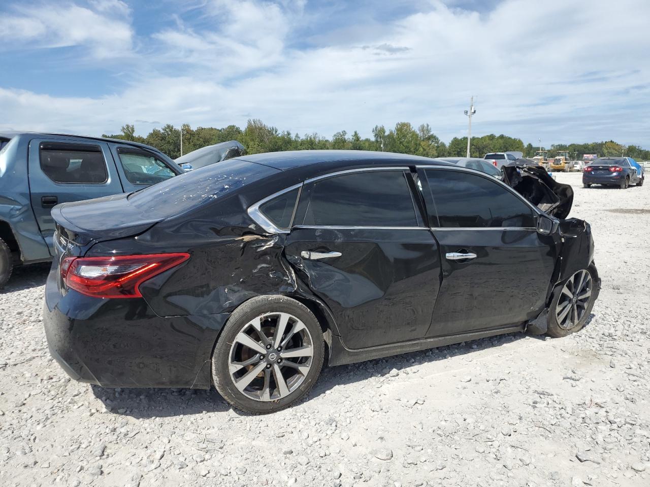 2017 Nissan Altima 2.5 - Фото 3