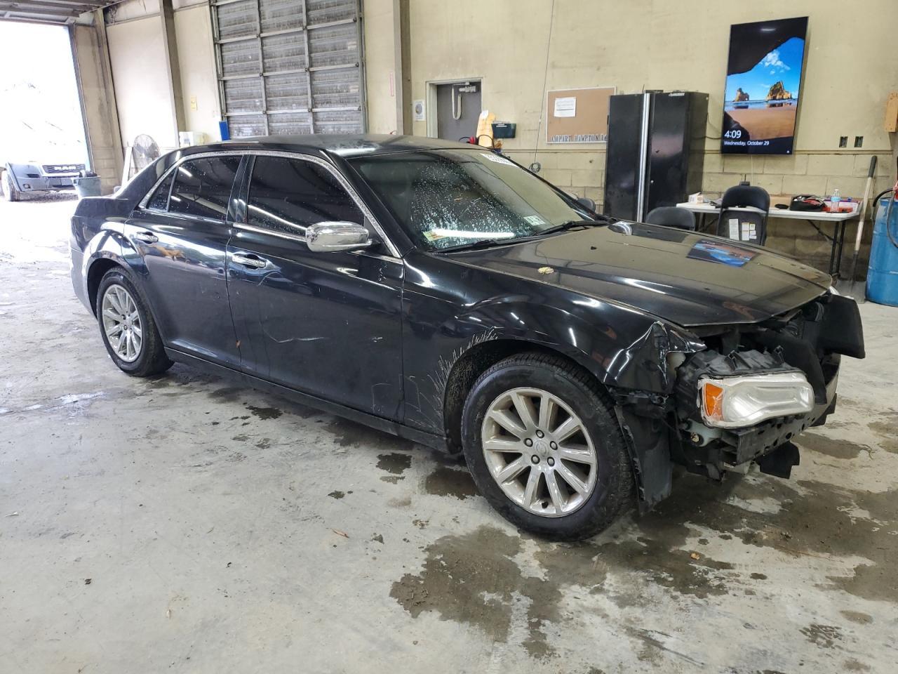 2012 Chrysler 300 Limited - Фото 4