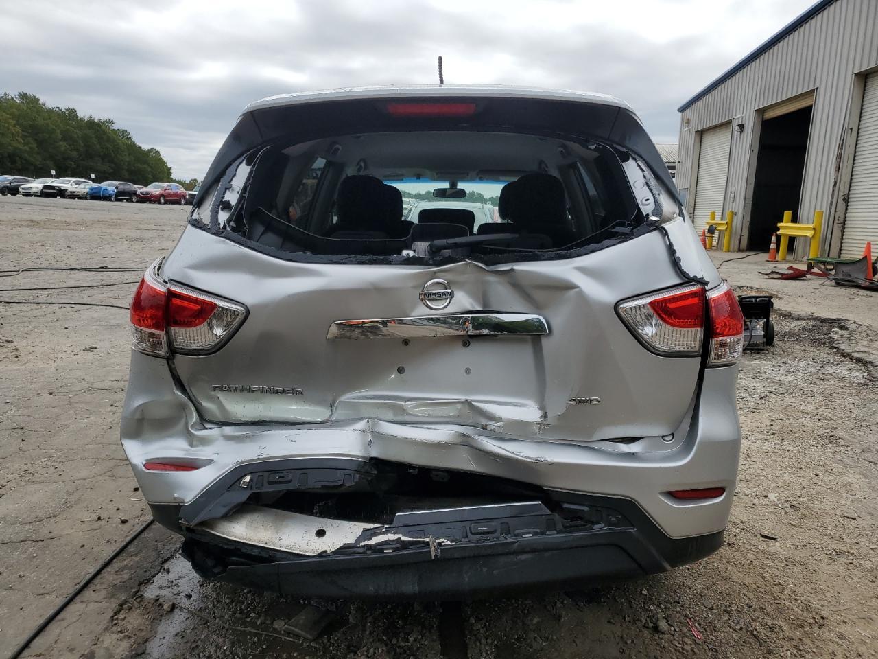 2016 Nissan Pathfinder S - Фото 6