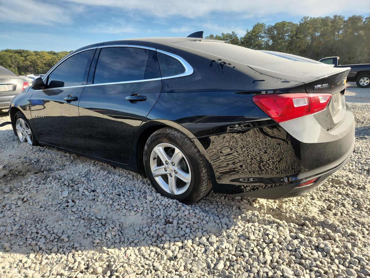 2022 Chevrolet Malibu Ls - Фото 2