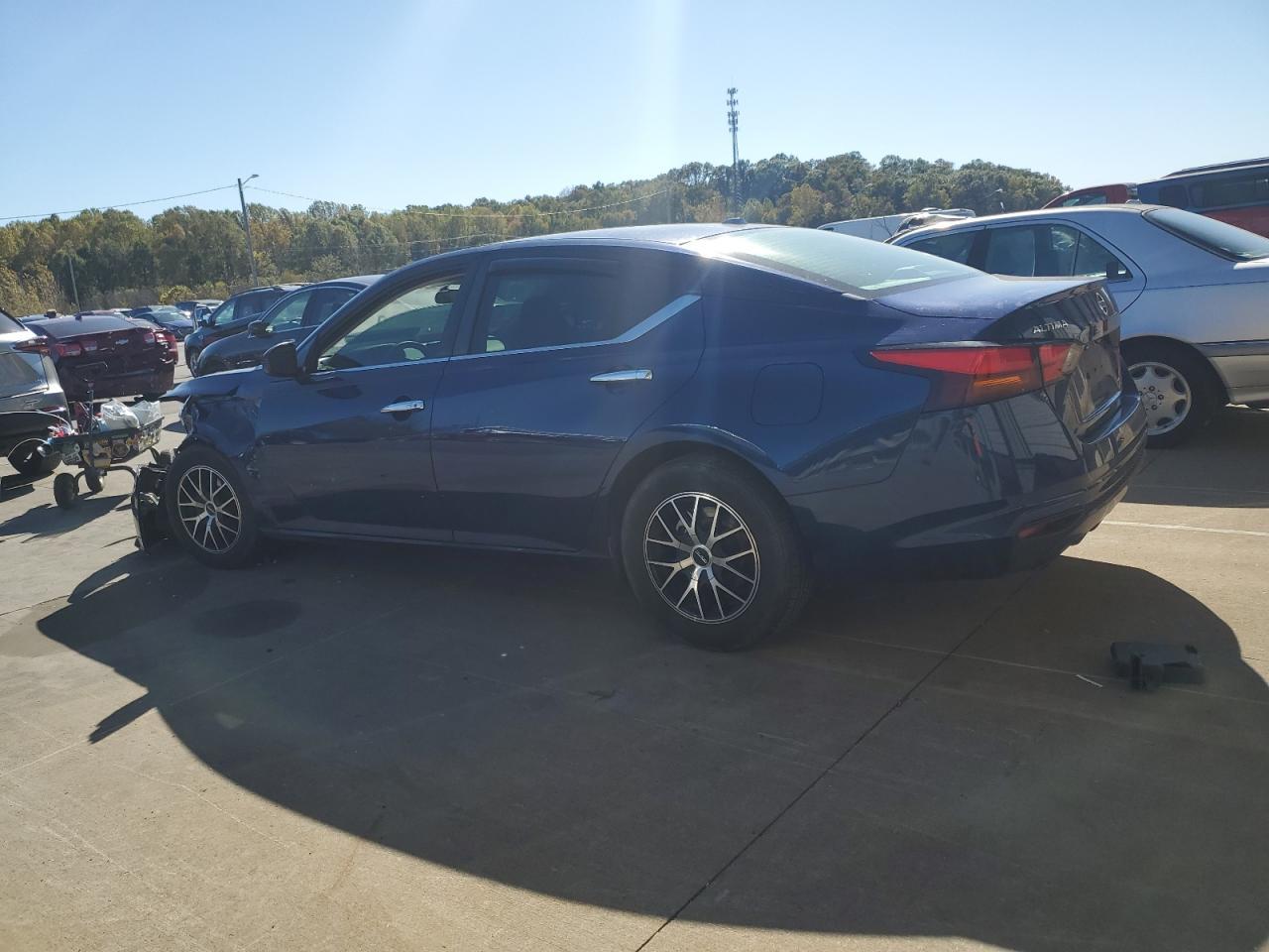 2019 Nissan Altima S - Фото 2