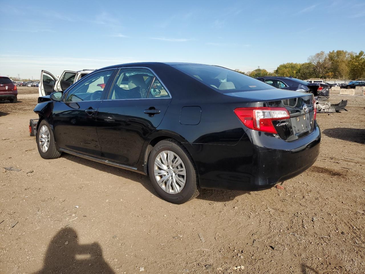 2012 Toyota Camry Le - Фото 2