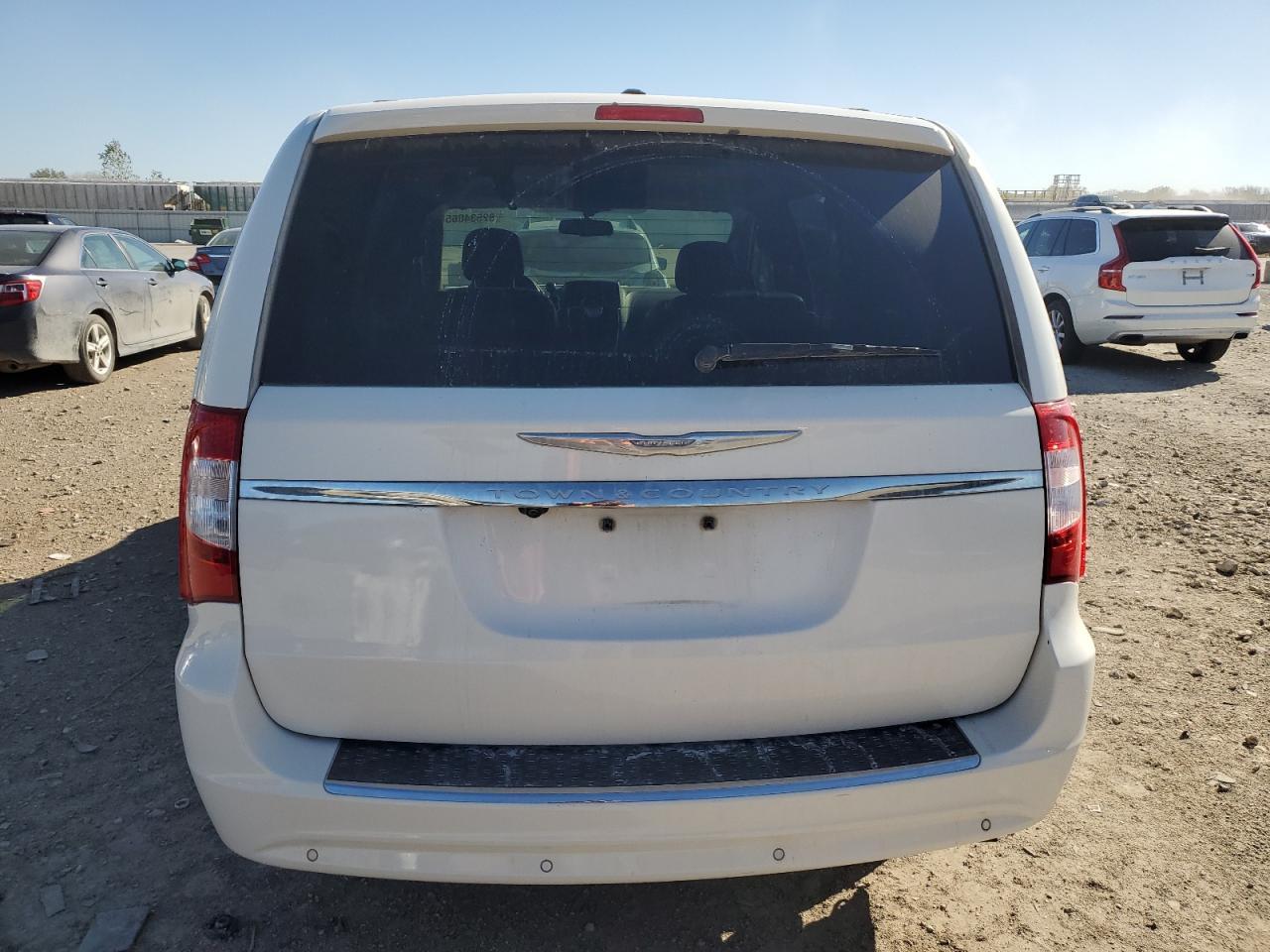 2012 Chrysler Town & Country Touring L - Фото 6