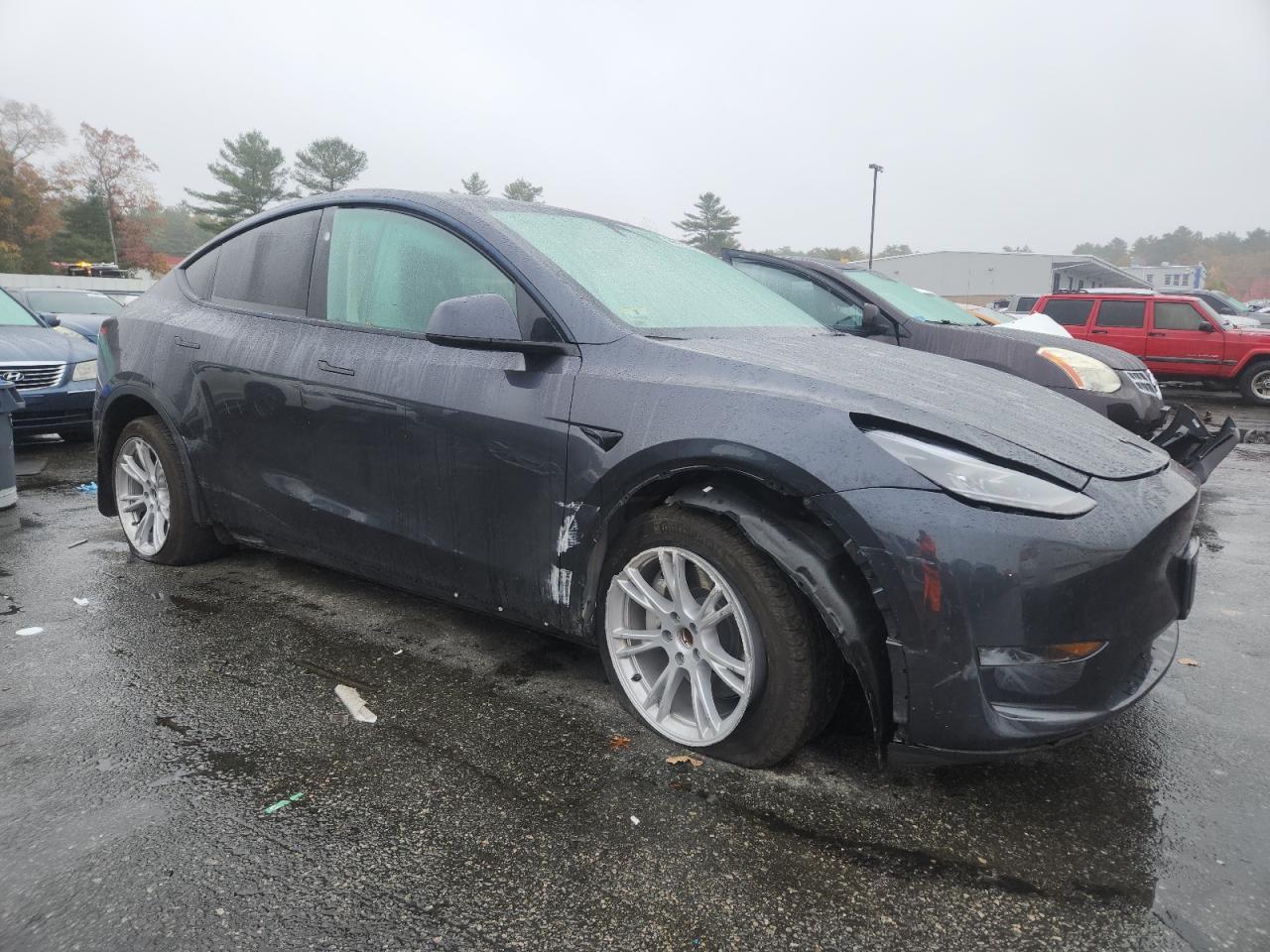 2024 Tesla Model Y - Фото 4