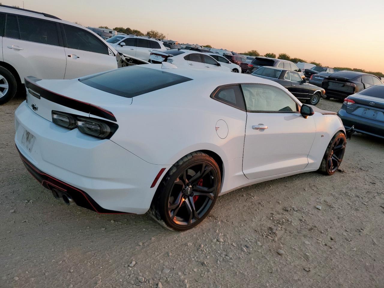 2021 Chevrolet Camaro Lz - Image 3