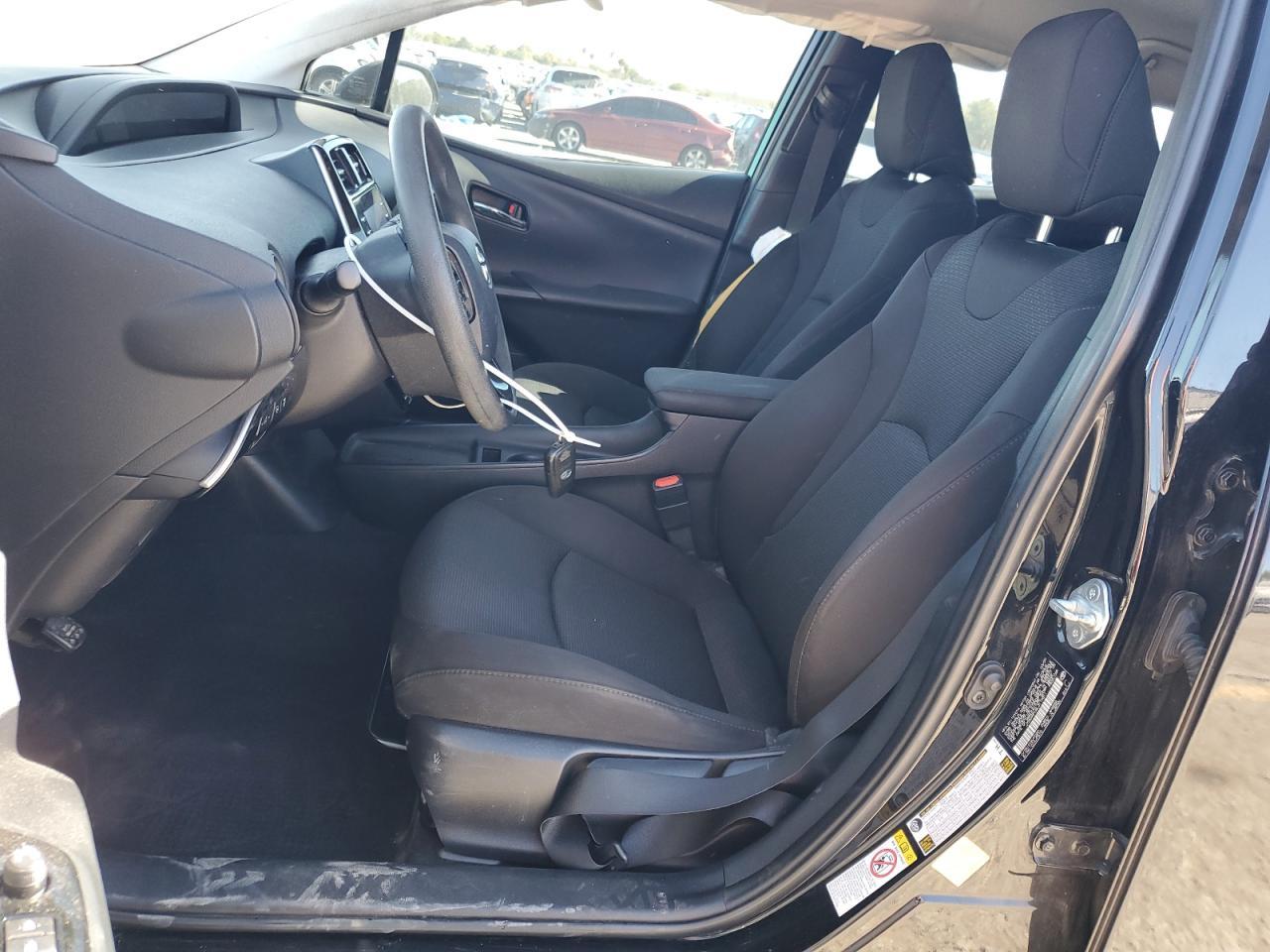 2020 Toyota Prius L - Фото 7