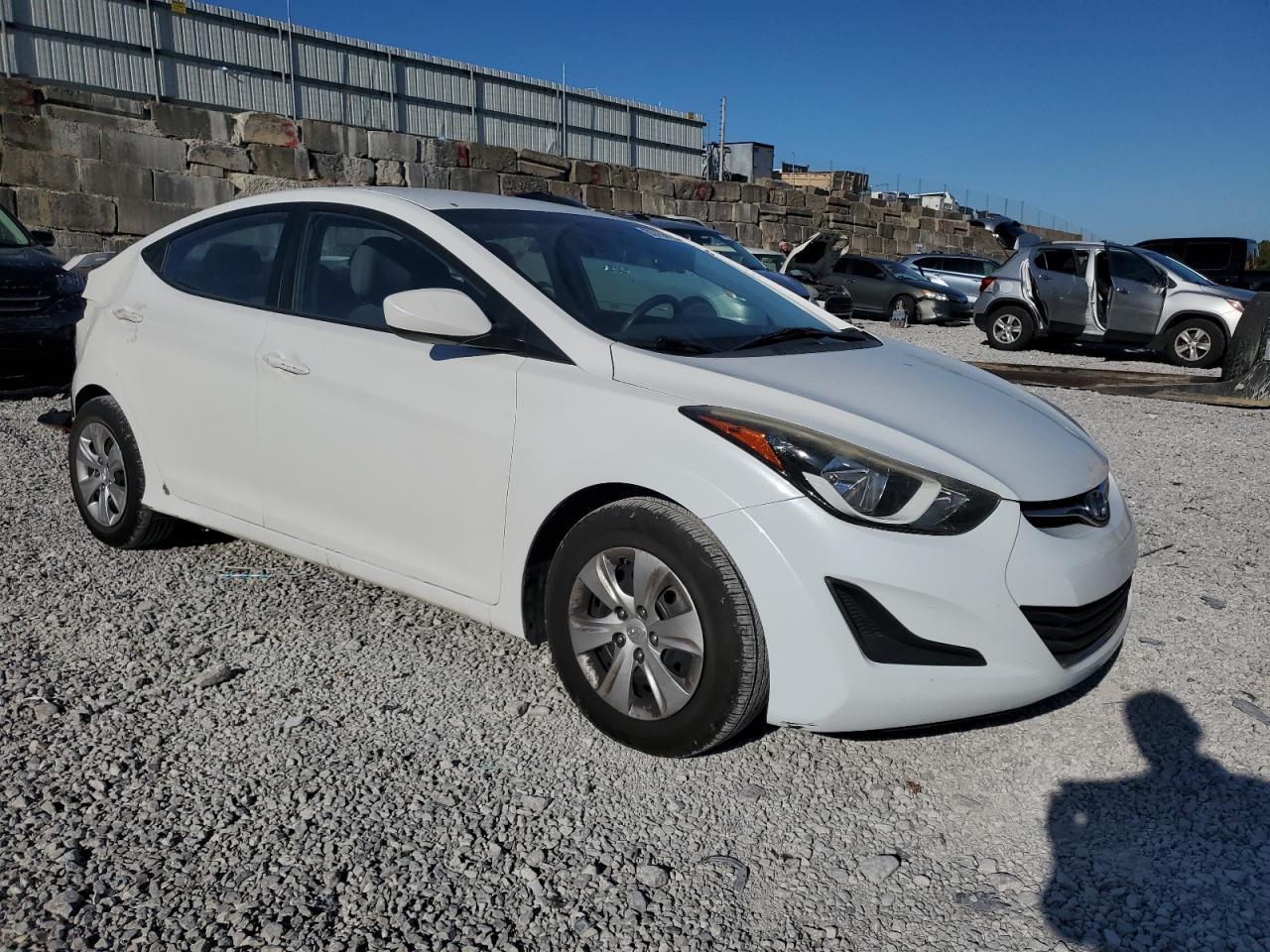2016 Hyundai Elantra Se - Фото 4