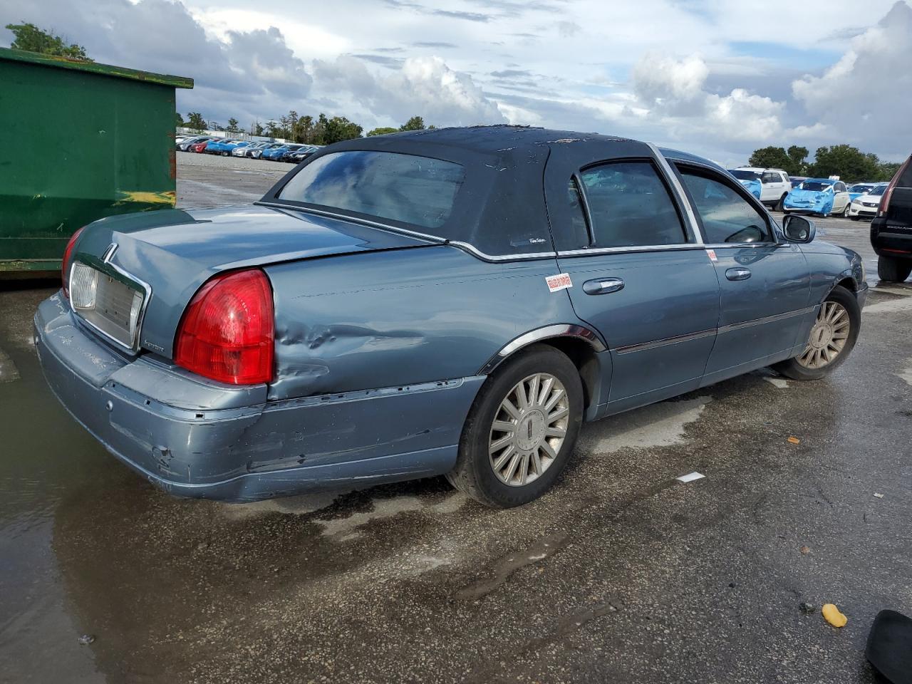 2004 Lincoln Town Car Executive - Фото 3
