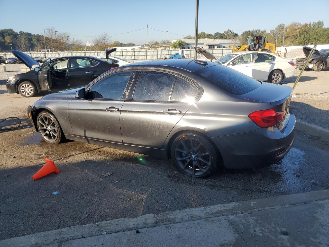 2017 BMW 320 I - Image 2